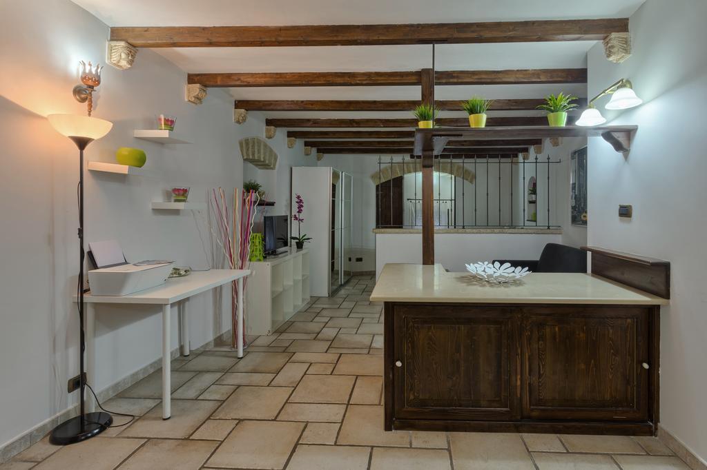 Due Passi Dal Borgo Antico Apartment Bari Cameră foto